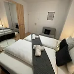 Slishani 2 Apartment *