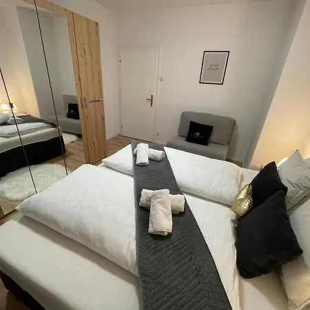 Slishani 2 Apartment *
